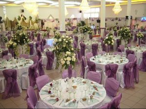 Декор зала к свадьбе цветами недорого цены 