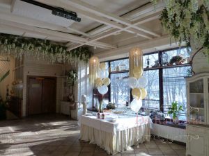 Оформление зала для свадеб цветами дешево
