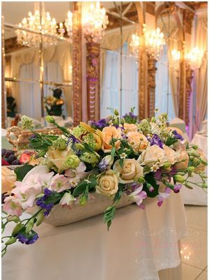 Оформление свадеб большой композицией цветов недорого цены 