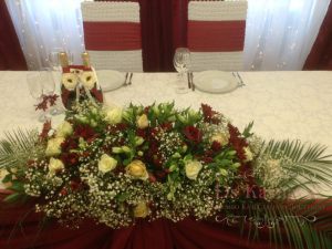 Оформление на свадьбу композицией из живых цветов недорого цены 
