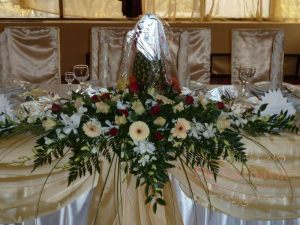 Оформление свадеб композицией из живых цветов в Москве 