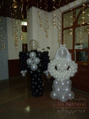 Украшение свадеб фигурами из шаров дешево