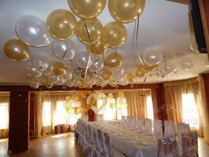 Декор свадеб банкетного зала шарами в Москве 