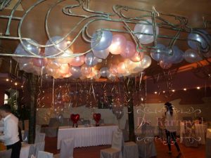 Украшение свадеб банкетного зала шарами дешево