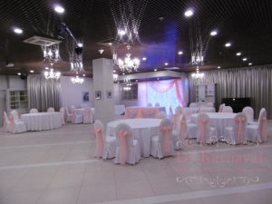 Украшение зала для свадьбы тканью красиво 